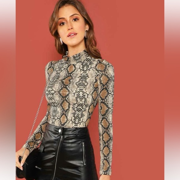 SHEIN Turtle Neck - Picture 4 of 8